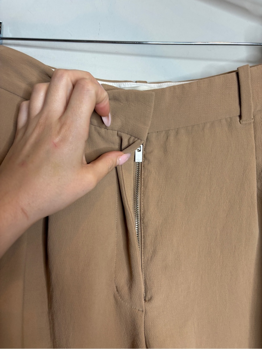 Aritzia The Effortless Pant Wider Crepette Size 10 Desert Sand - Picture 5 of 9
